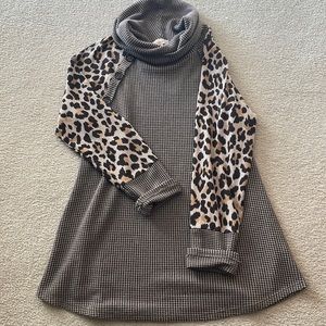 Cheetah print loose cowl neck sweater/tunic. Light weight.